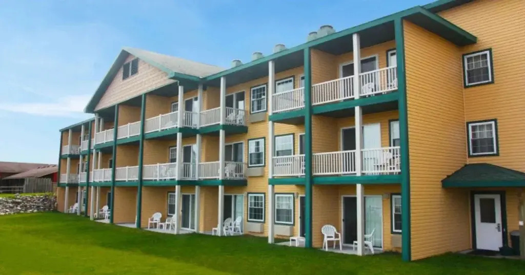 Best Western Lakefront Inn & Suites