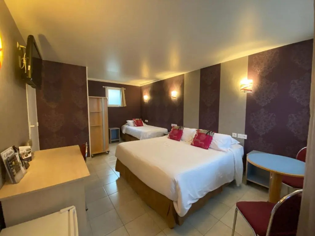 Contact Hôtel - Hôtel les Bleuets & SPA - Chambres