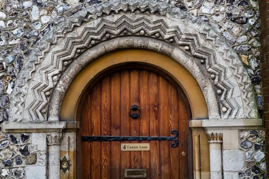 4 Canon Lane