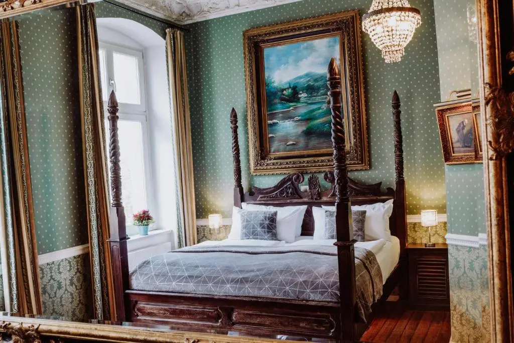 Comfort room