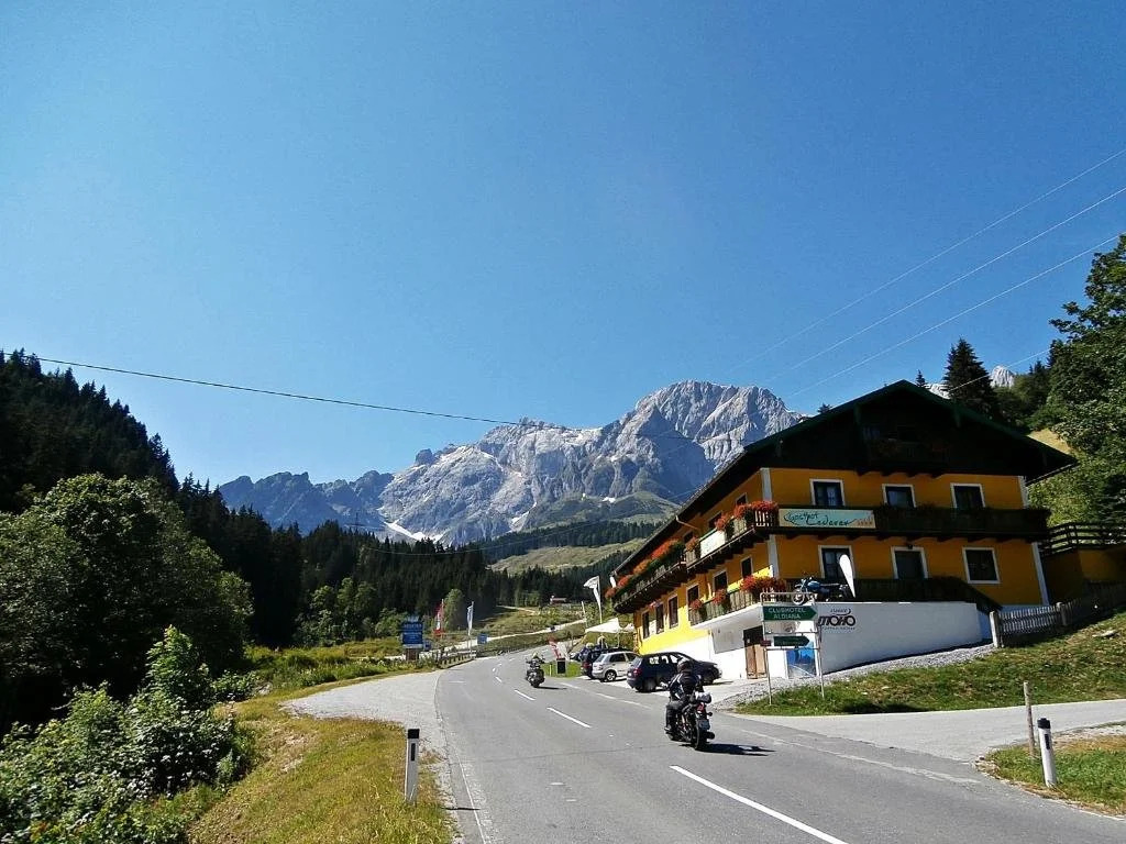 Hotel-Restaurant Bike&Snow Lederer