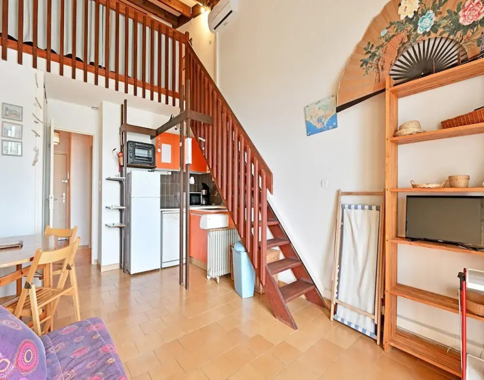 Afficher la photo 6 — Waterfront Retreat With Balcony