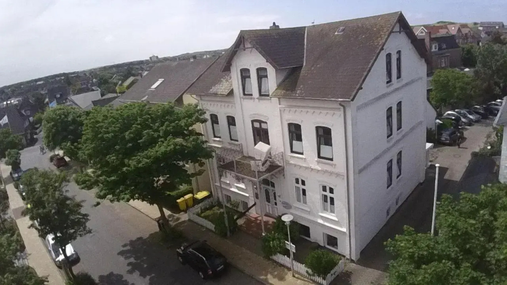 Kapitaenshaus-Lassen-Zimmer-Nes-Puek