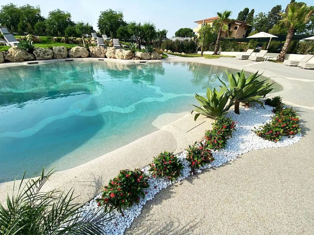 Beach & Waterfront