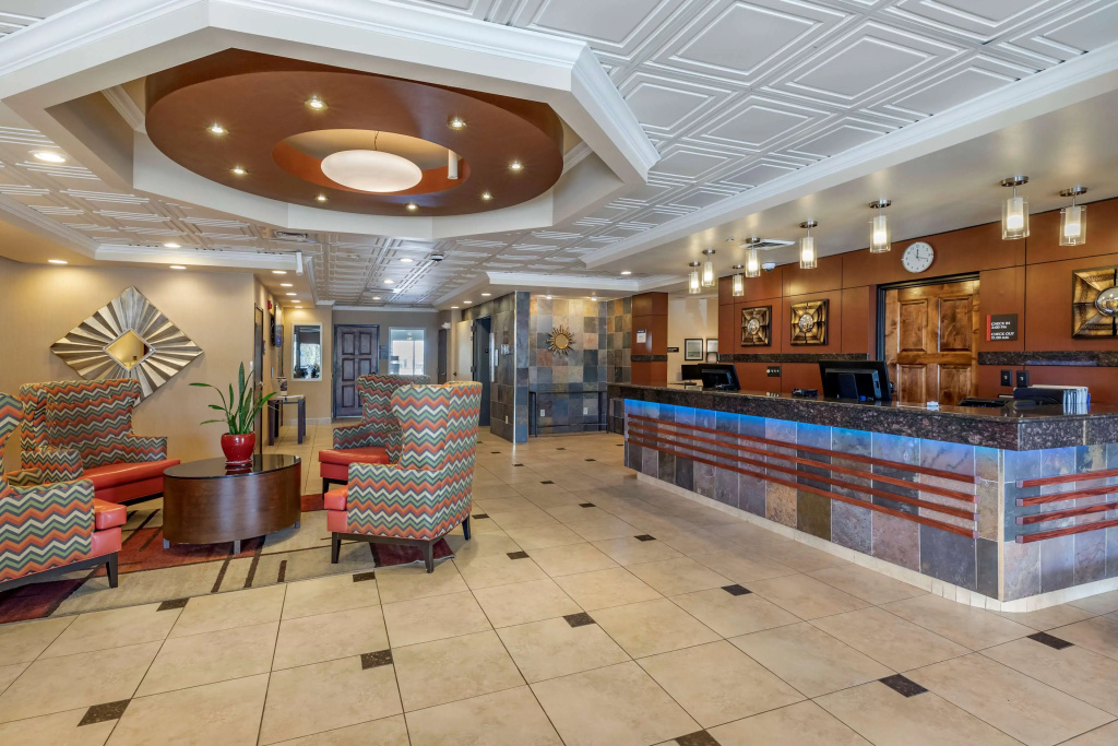 Lobby & Reception