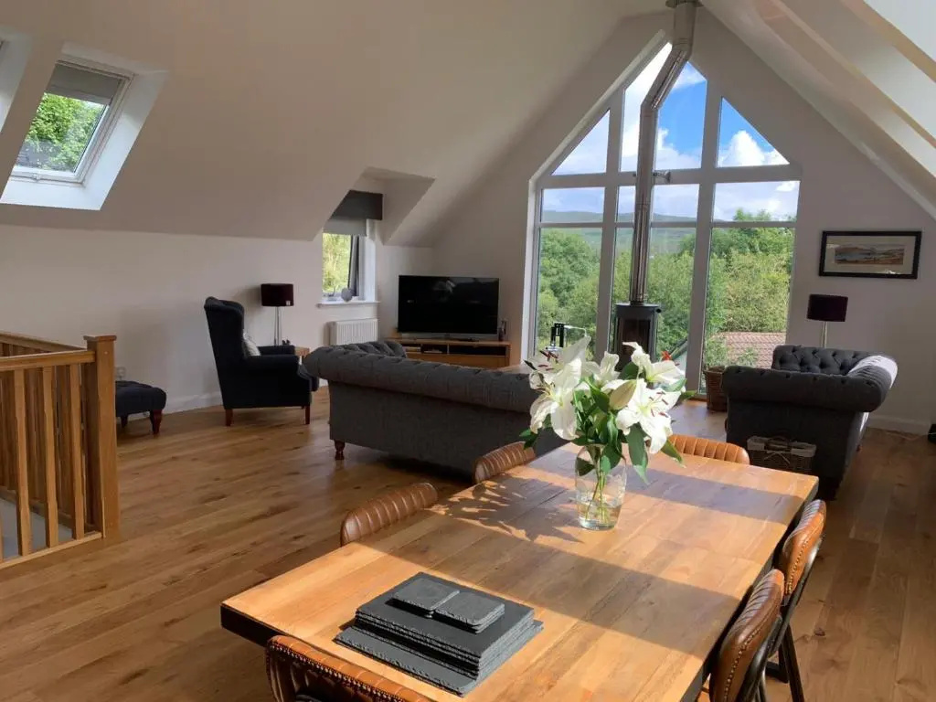 Millpond House - Luxurious Island Home in Portree