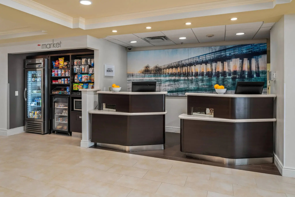 Courtyard by Marriott - Naples - Général