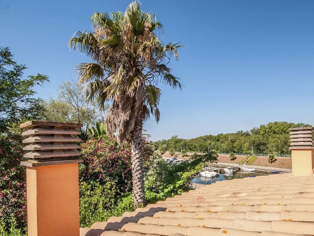 Fantastic Holiday Home With Private Pool at the Port Including a Private Berth - фото 18