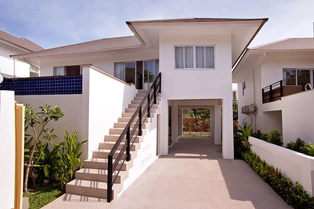3 Bedrooms Villa with balcony