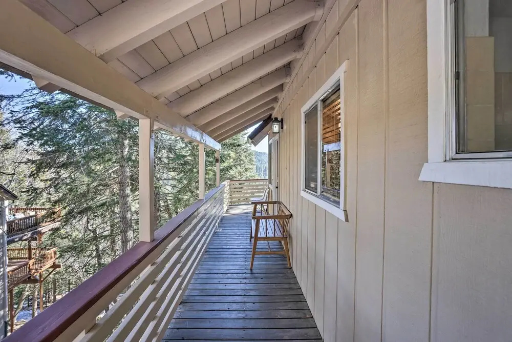 Quaint Cabin Retreat ~ 4 Mi to Arrowhead Lake