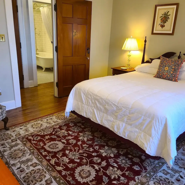 Standard room with land view