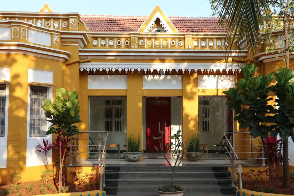 Roambay Hostels