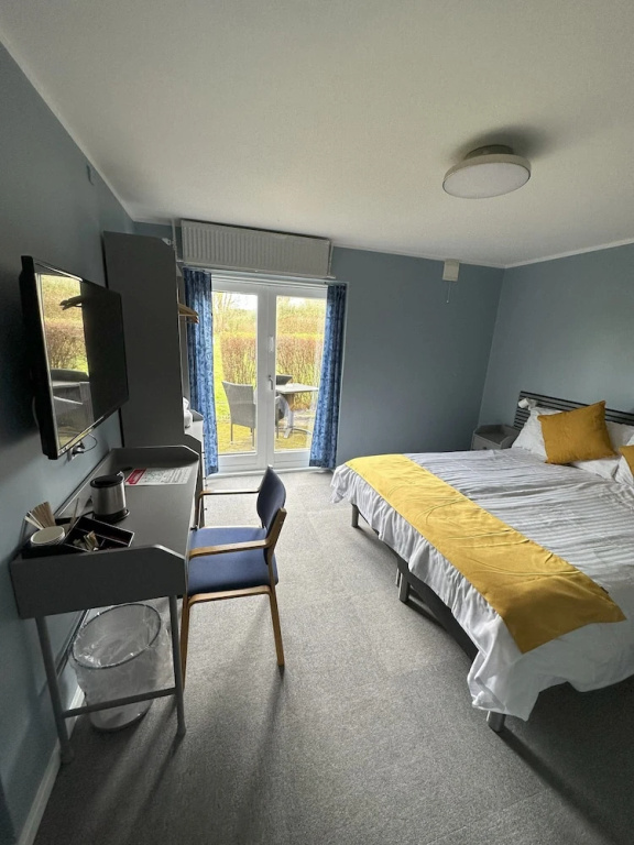 Economy room