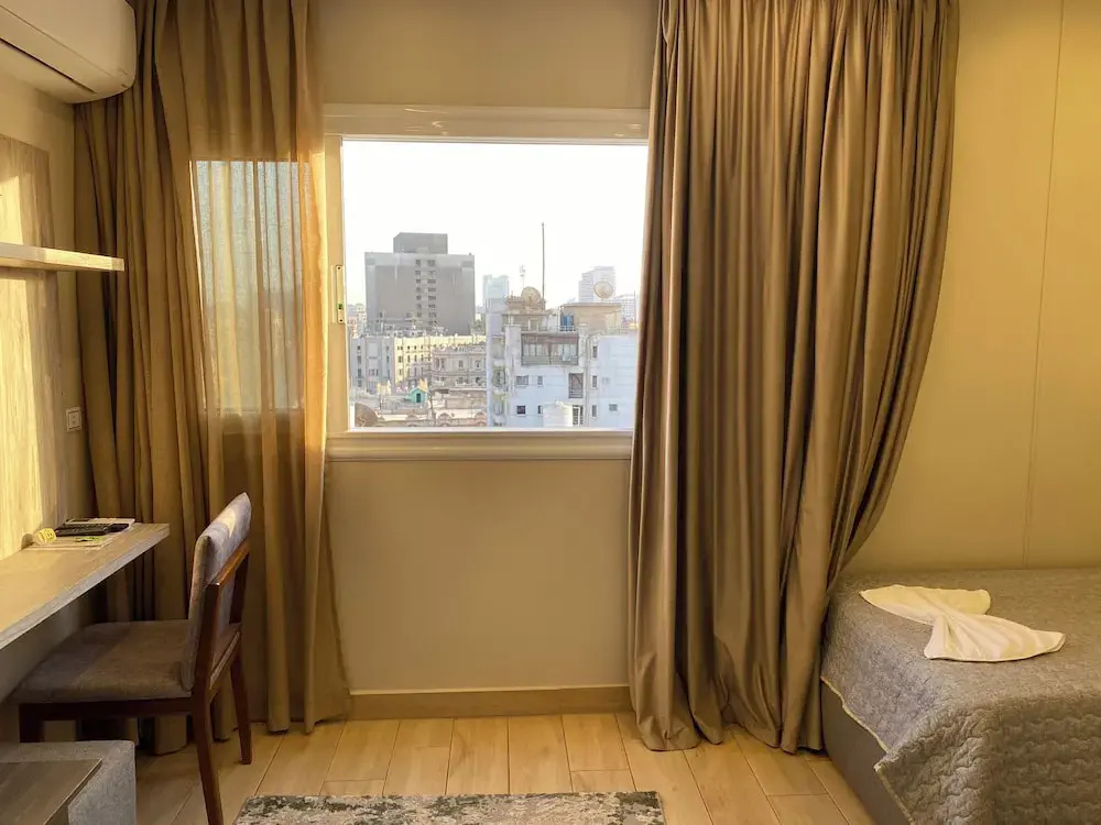 Deluxe Double room with city view (twin beds)
