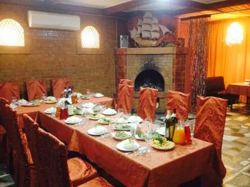 Food & Beverage