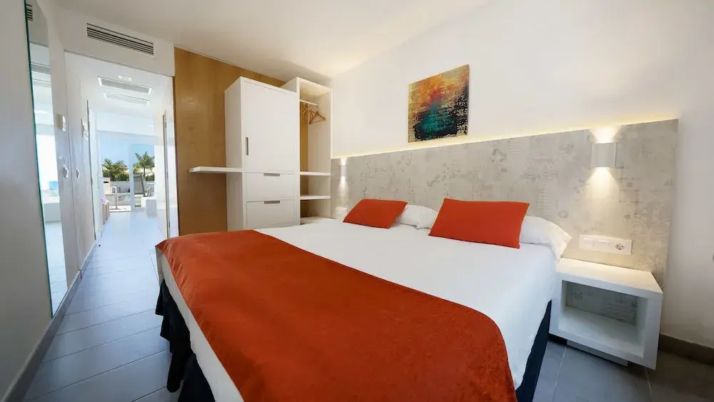 1 Bedroom Apartment with view