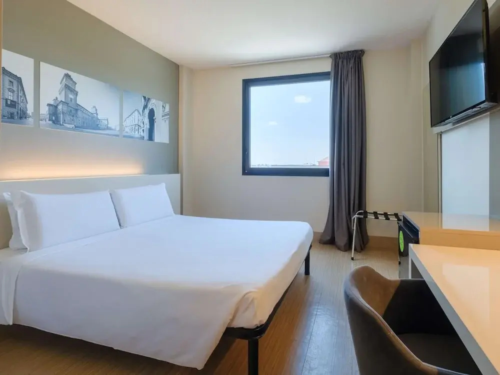 Superior Double room (full double bed)