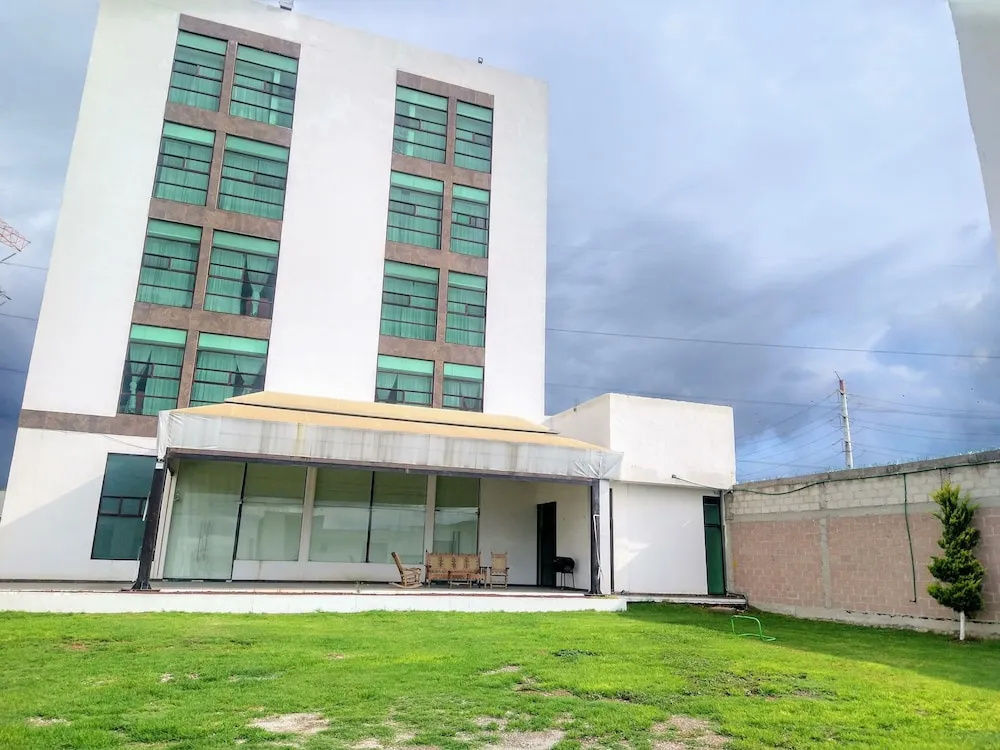 Hotel Reco Inn