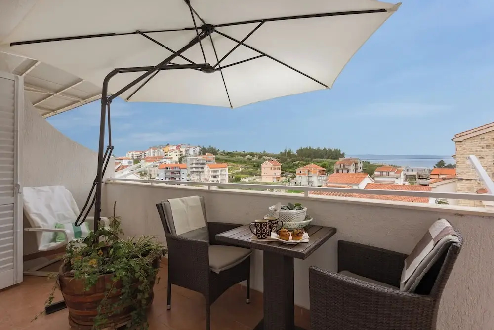 Arca, Apartment With Sea View And Free Parking