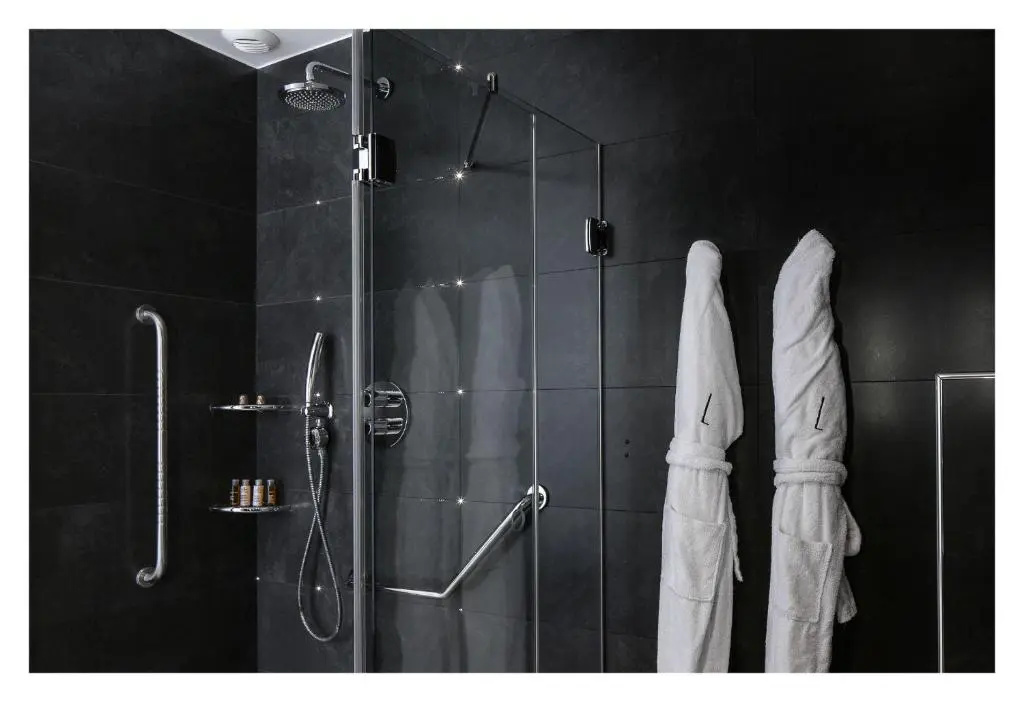 Lyric Hotel Paris 91