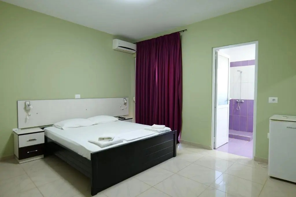 Standard Double room with balcony (full double bed)