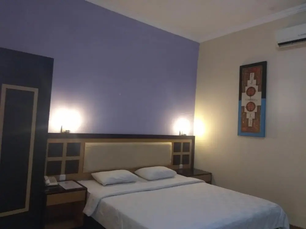 Deluxe Double room (full double bed)