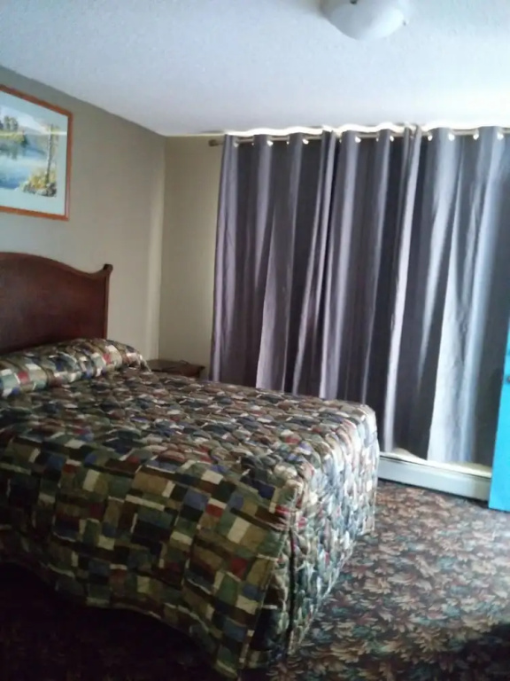 Standard Double Basement room full double bed