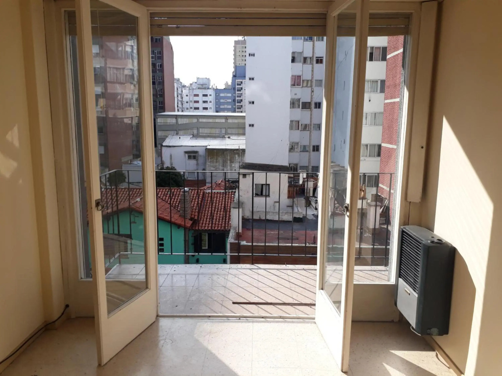 Depto 2amb balcón a 4 de la costa con Wifi y Aire Ac