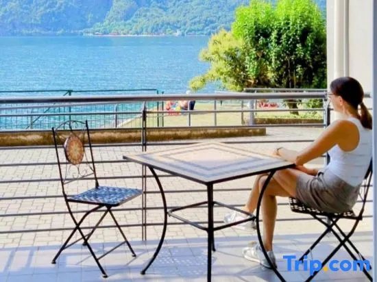Lake Como View - LA Rosa House