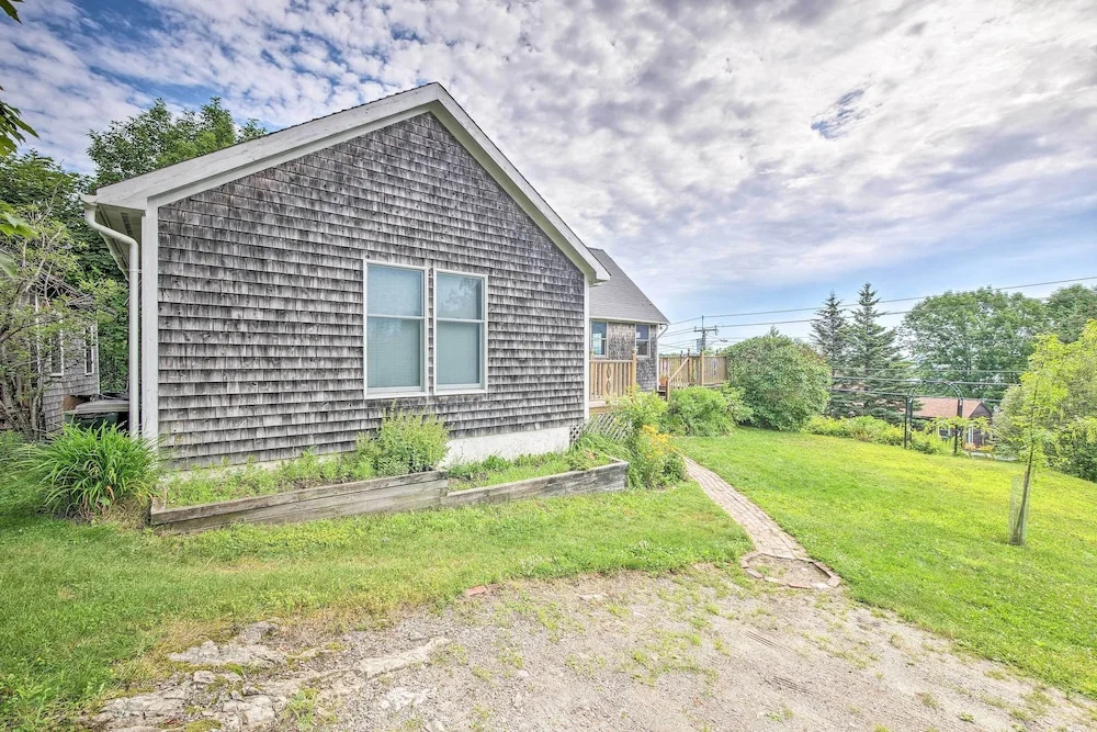 Acadia National Park Home w/ Deck & Ocean View!