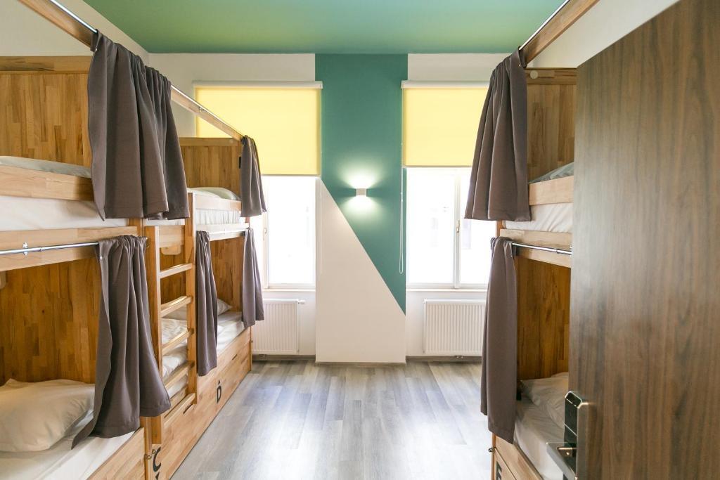Cheap hostels. Dream hostel prague. прага хостелы. prague edreams hostel. prague hostels outside.