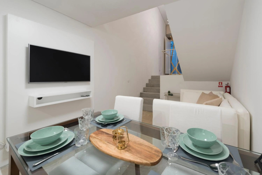 LovelyStay - Hidden & Quiet Duplex next to São Bento Station