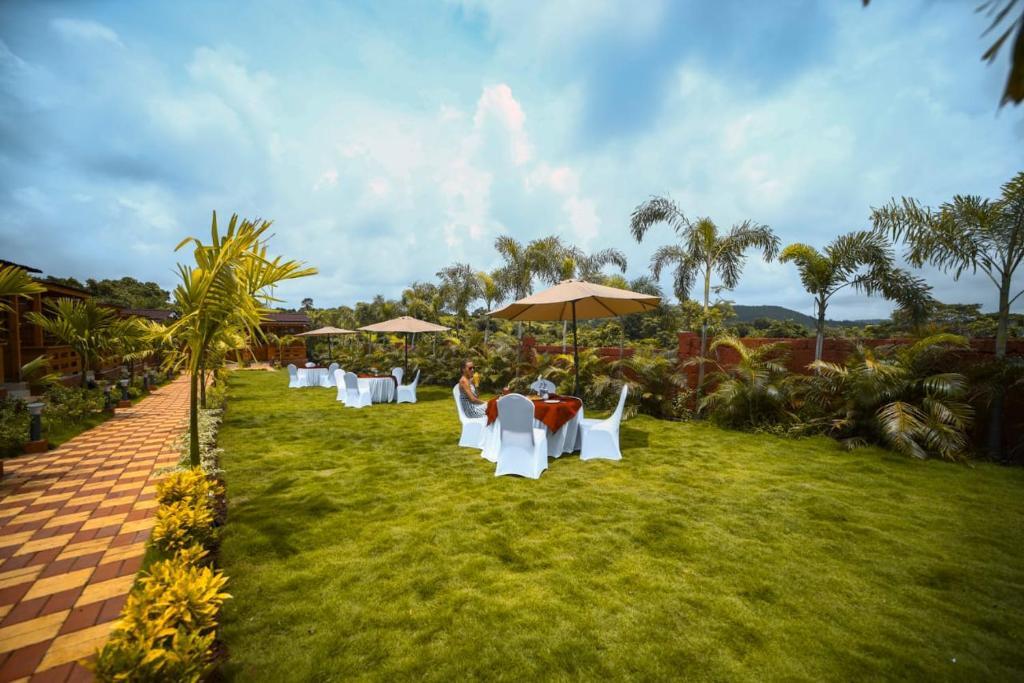 Grand Vatika Resort