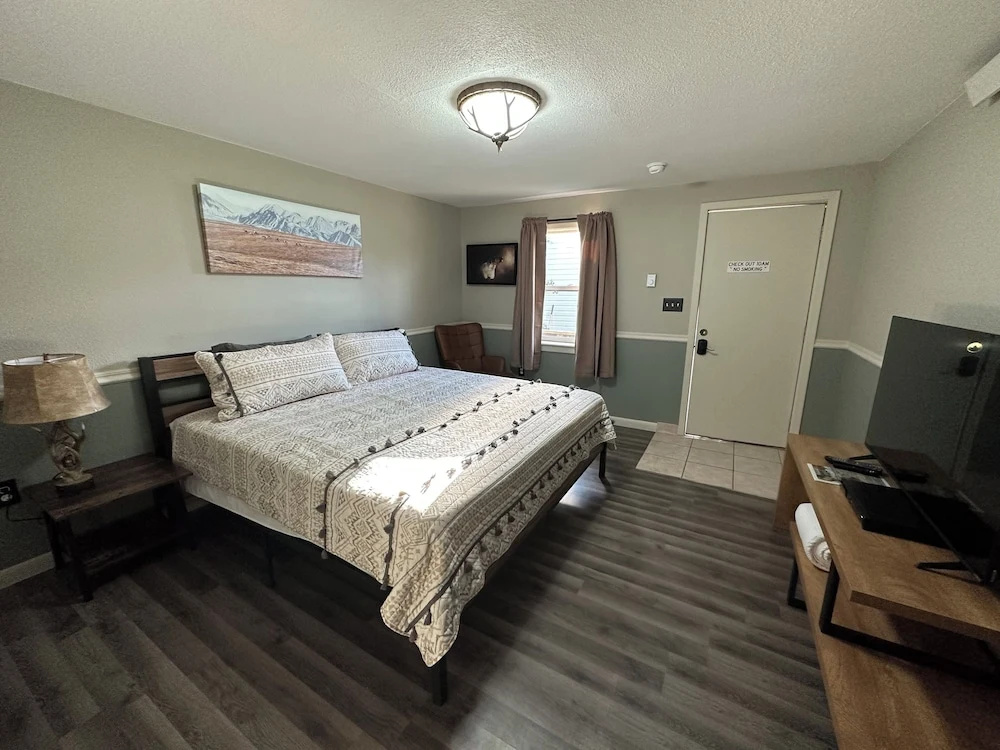 Economy room