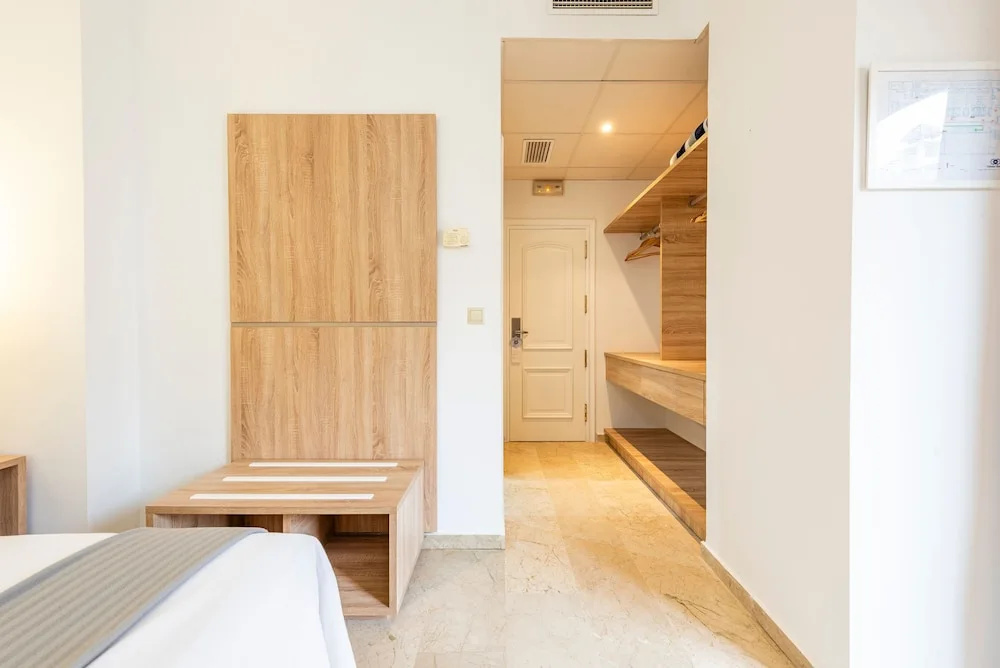 Standard Double room with balcony (full double bed)