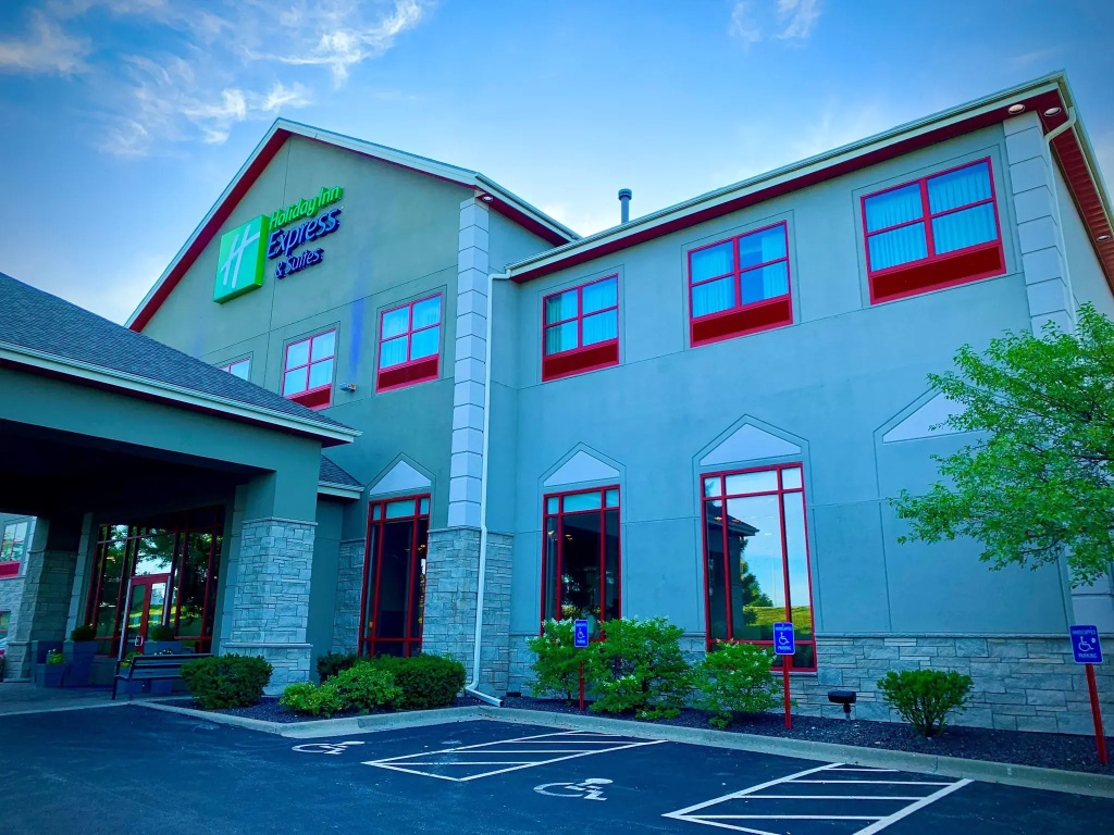 Holiday Inn Express Hotel & Suites Olathe North by IHG