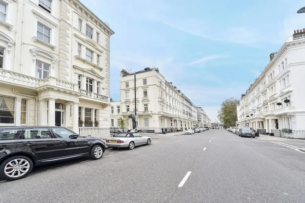 Smart 2 bedroom flat near Pimlico Tube