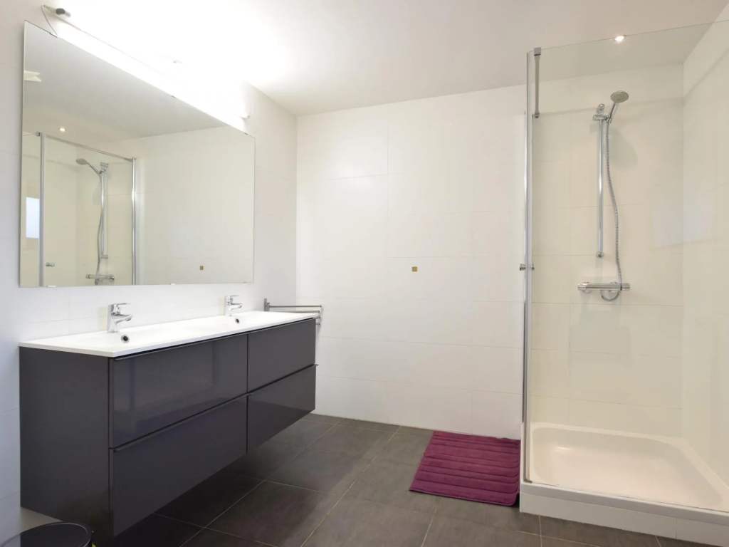 Luxury Cottage in Vaux-sur-Sure with Sauna and Jacuzzi - фото 8