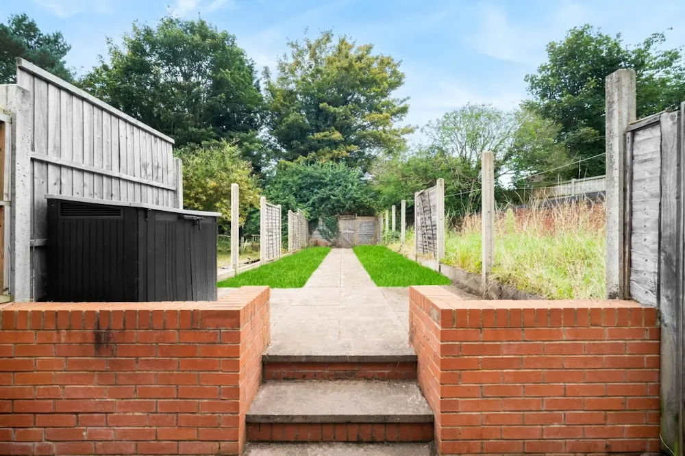 Spacious Home In Harborne(No Front Desk Please Contact The Property 5 Days In Advance)