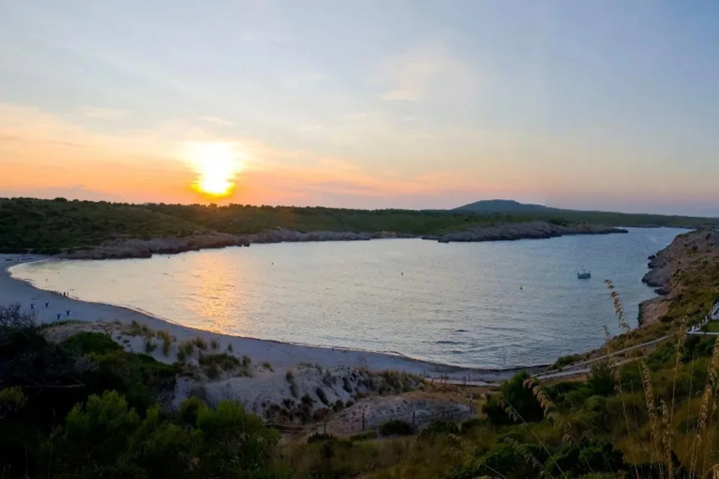 Beach & Waterfront