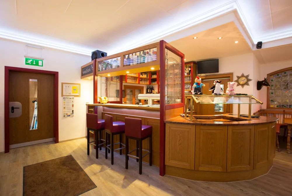 Food & Beverage
