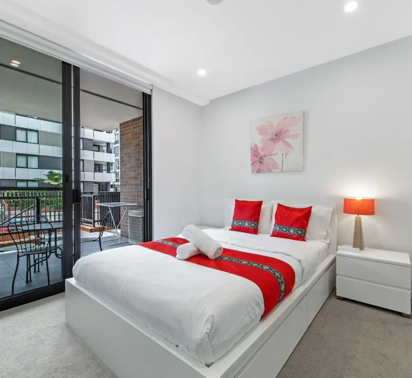 Kozyguru | Penrith | 2 Bed 2 Bath Apt Free Parking