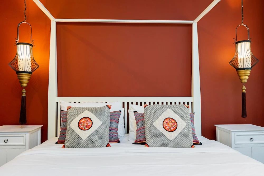 五房豪華別墅，附設單人床