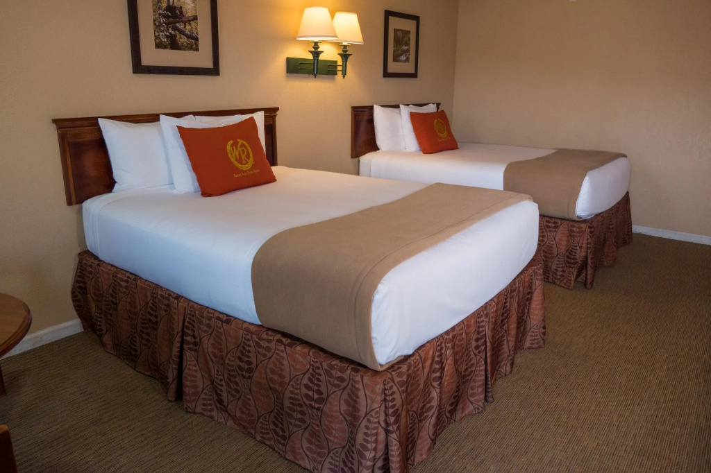 Standard Double room with pool view (full double bed)