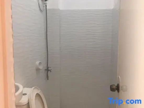 Room 202 near smclark robinson mall