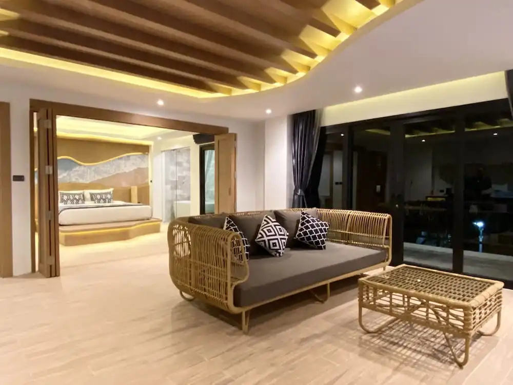 Lobby & Reception