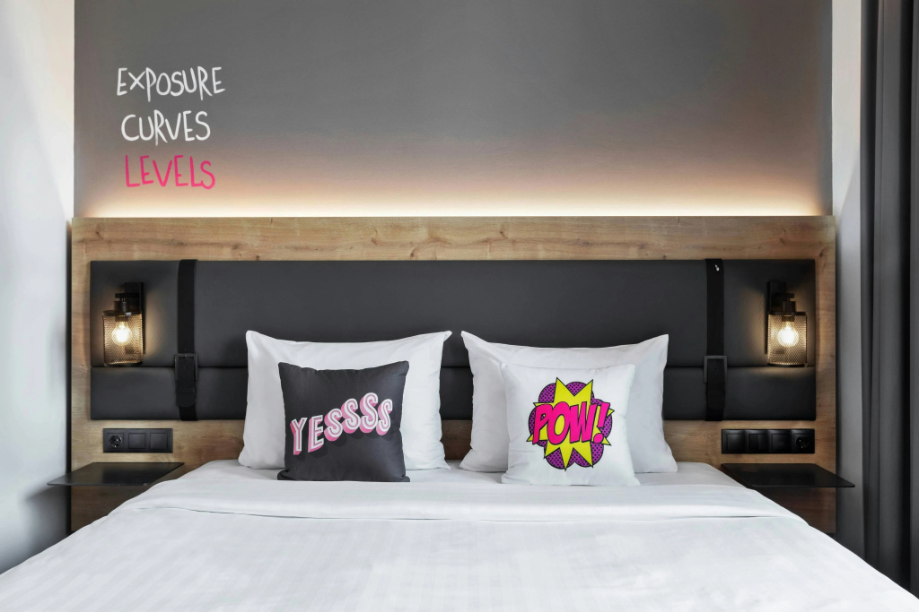 Moxy Bucharest Old Town — 4