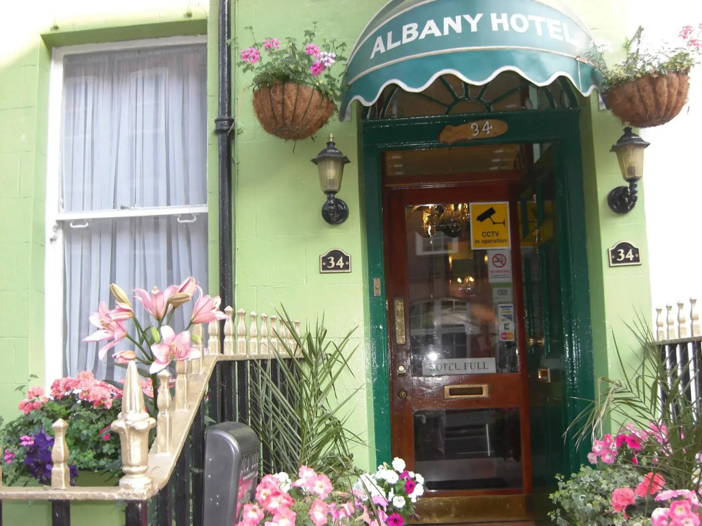 Albany Hotel — фото