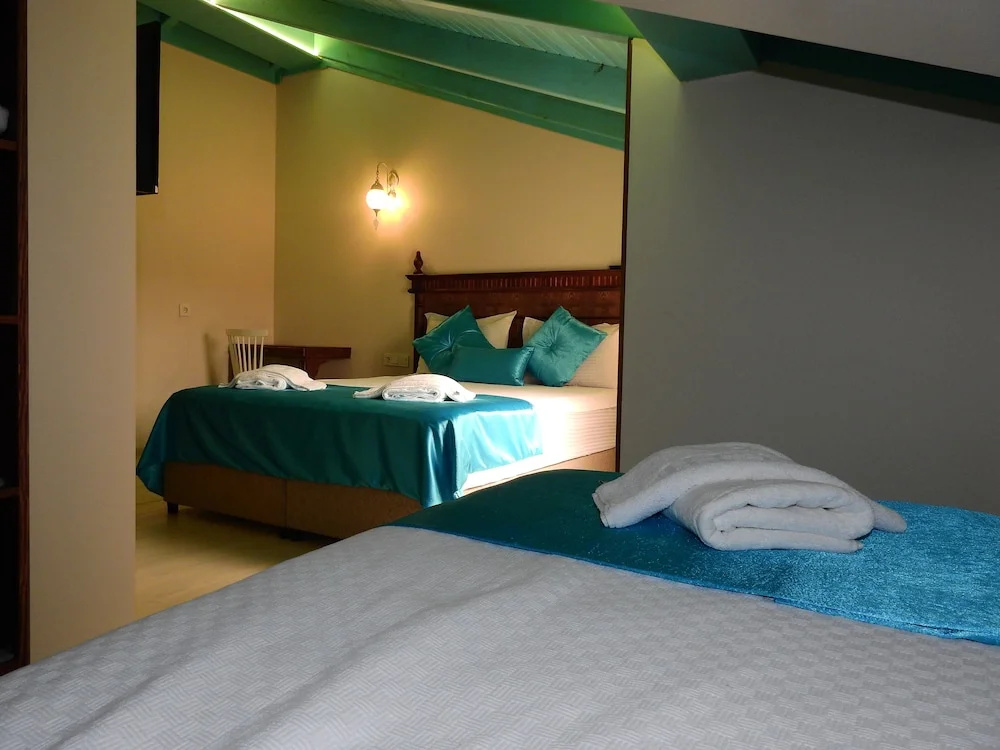 Orchis Hotel — 2