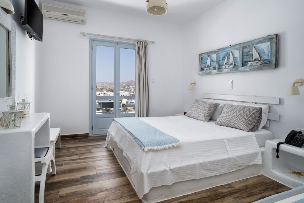 Deluxe Double room with balcony and with sea view (full double bed)
